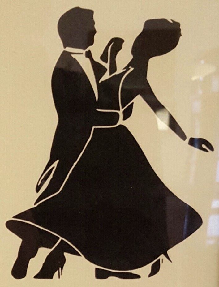 Silhouette of a pair dancing