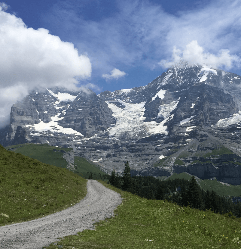 Path with mountains in background - Moral Letters to Lucilius