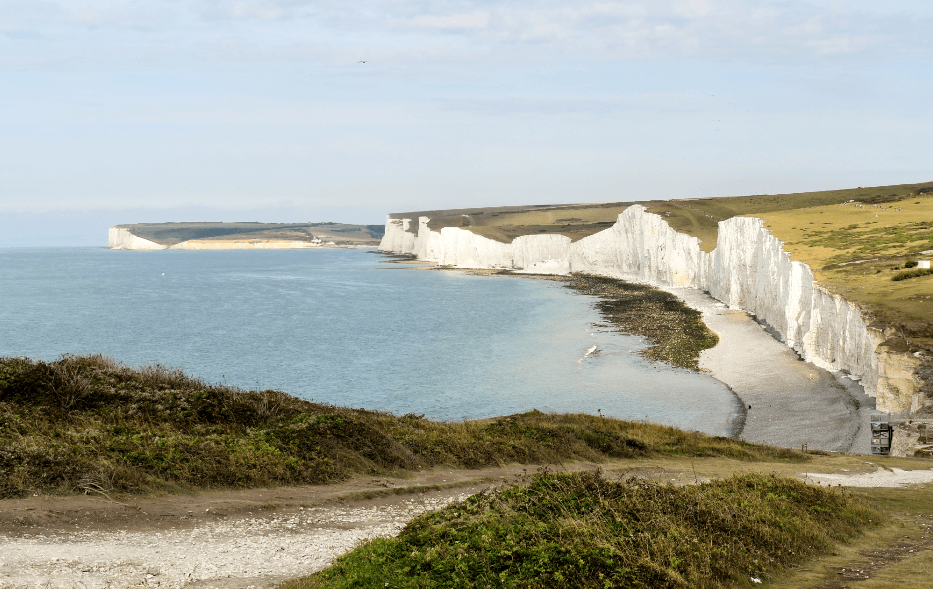 View of chalky cliffs by the sea - Moral Letters to Lucilius